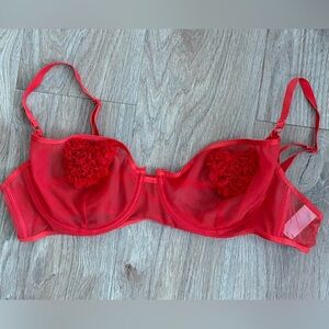 Frederick's of Hollywood Red Sheer Super Sexy Heart Ruffle Underwire Bra Sz XL